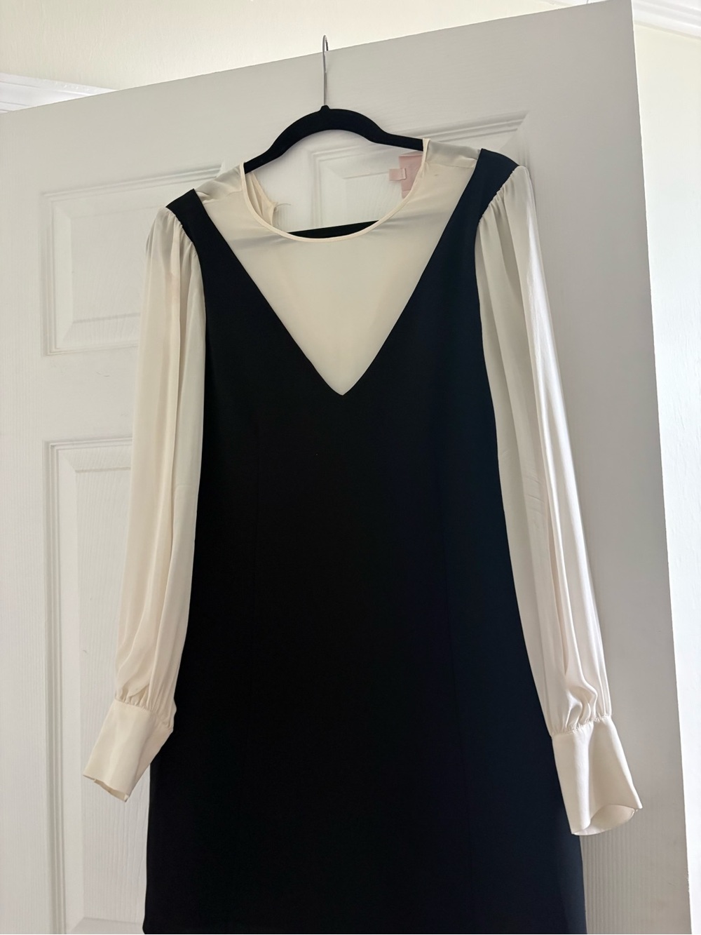 cinq a sept Black Dress with Cream Long Puff Sleeves size 6